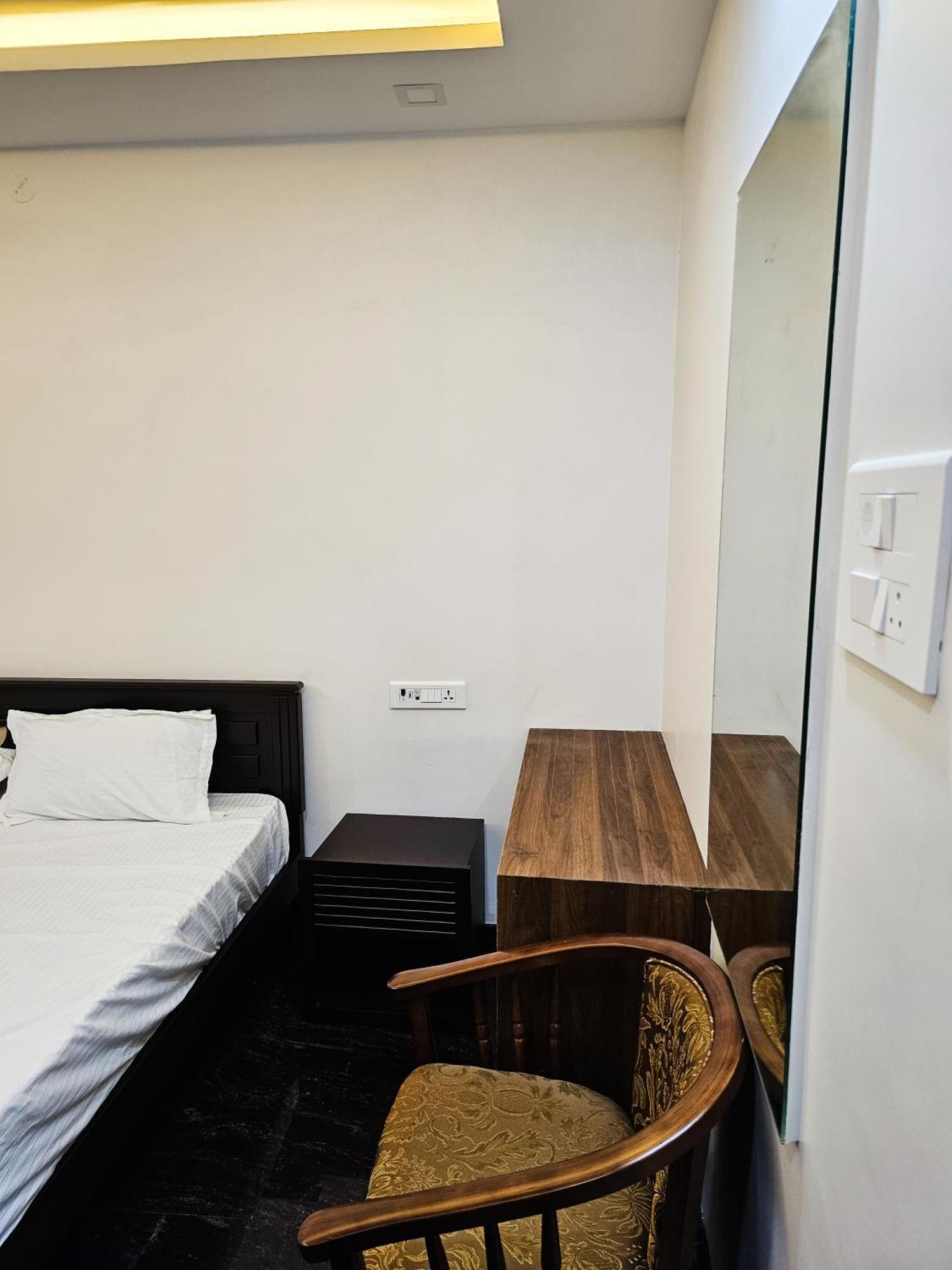 Jp Residency Hotel Yelagiri Bagian luar foto